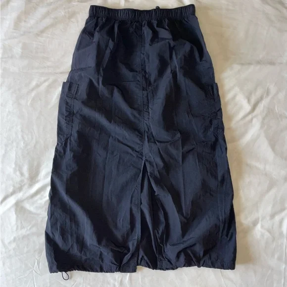 love tree nylon cargo midi skirt - Picture 2 of 5